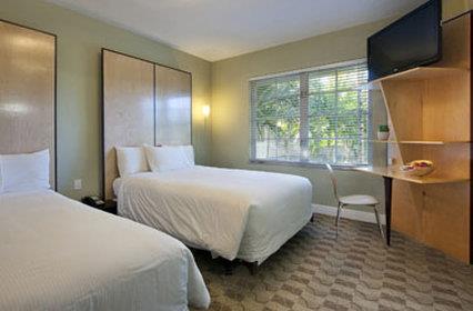 Hotel South 4*